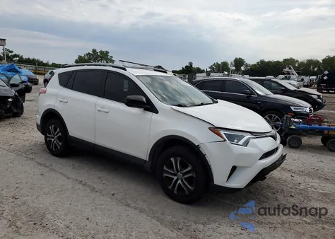 2017 Toyota Rav4 Le z USA, uszkodzony, nr VIN JTMBFREVXHJ148906